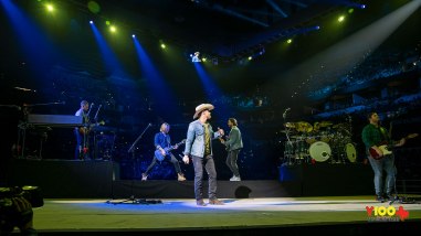 Dustin Lynch Live at the San Antonio Rodeo - February 8, 2020 (photos Johnnie Walker)